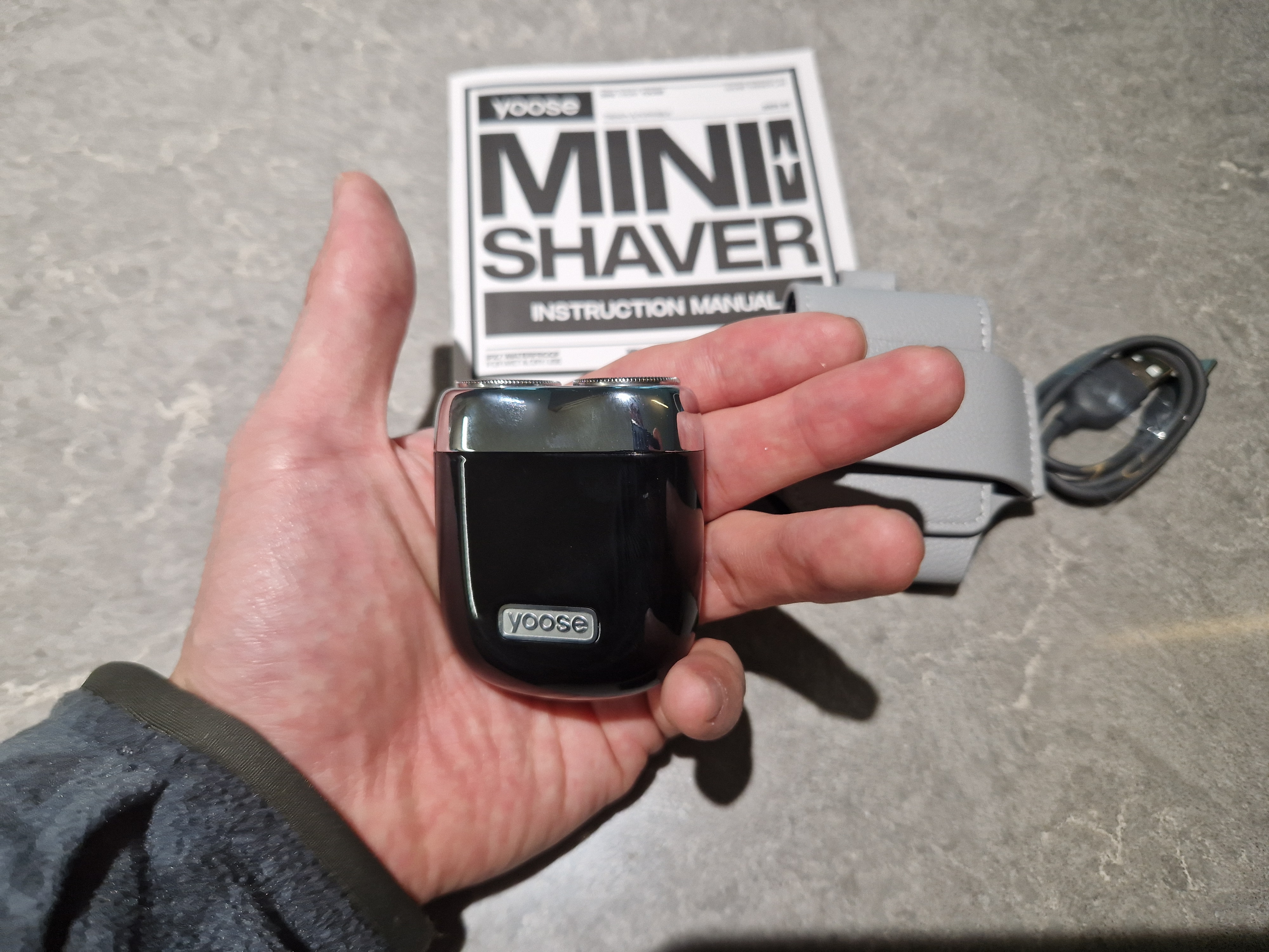 The shaver and its contents
